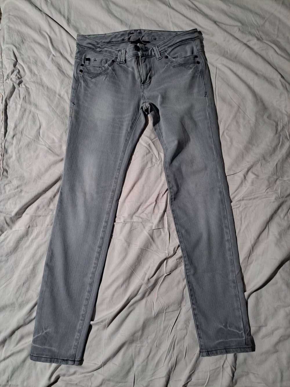 Women’s Gray Skinny Jeans — Stretch Slim Fit